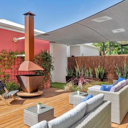 Seascape Beach House, Luxury 3X2, Fire Pit, Enchanted Garden, Pet Friendly, Sleeps 8, Opp Cafe Villa Mandurah Exterior photo