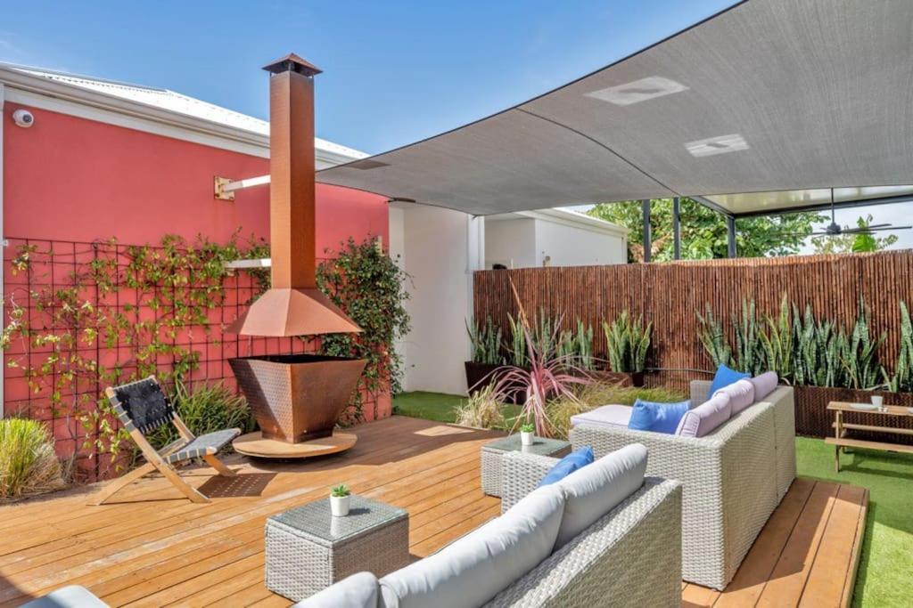 Seascape Beach House, Luxury 3X2, Fire Pit, Enchanted Garden, Pet Friendly, Sleeps 8, Opp Cafe Villa Mandurah Exterior photo